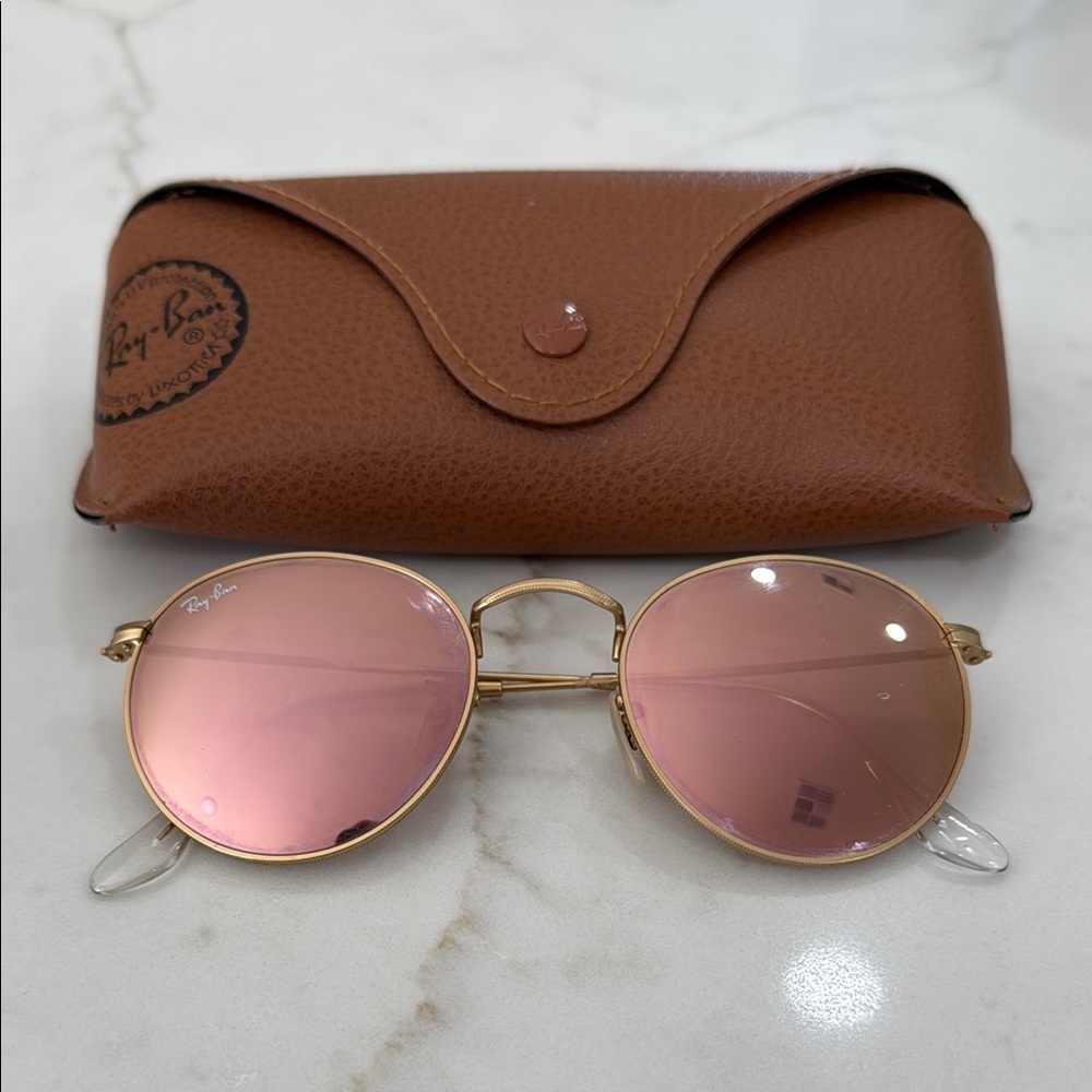 Ray-Ban Round Pink Sunglasses